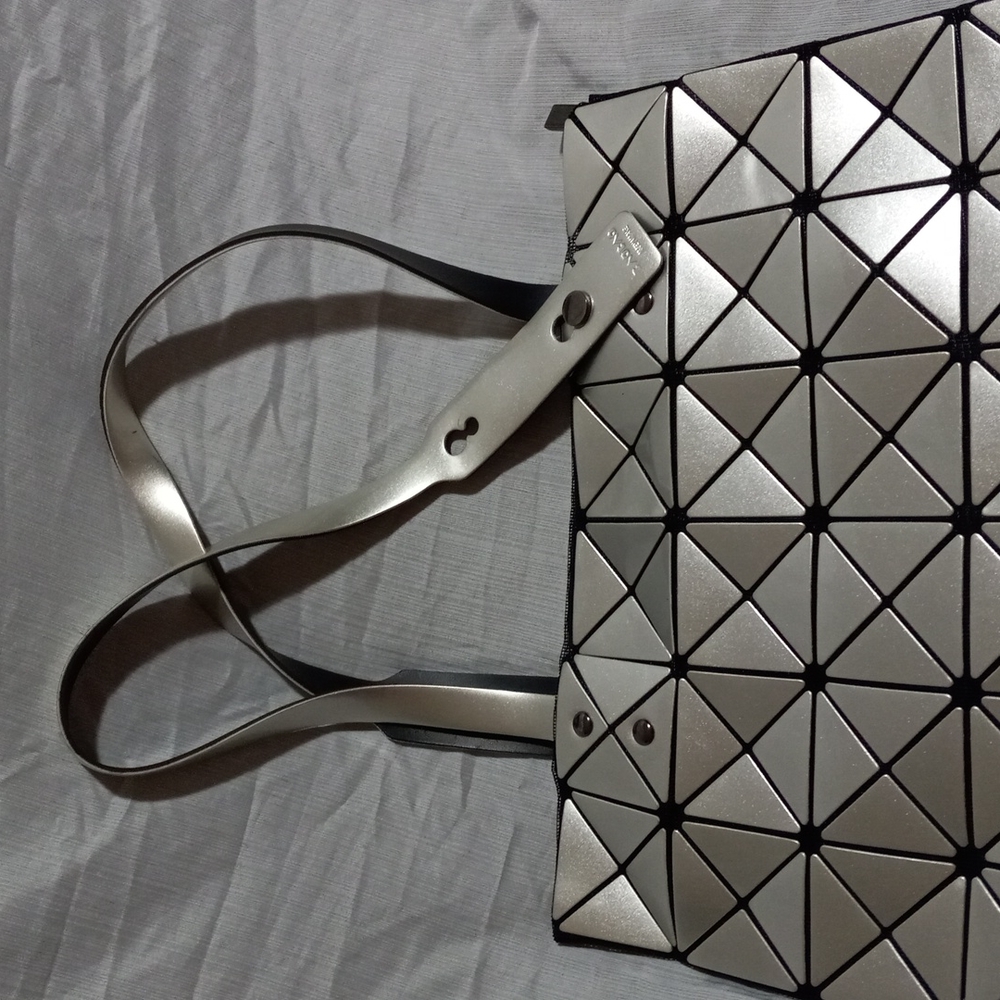 BAOBAO ISSEY MIYAKE Purse Tote Silver Geometric Lucent Zip Fabric Lining Bag - Picture 3 of 11